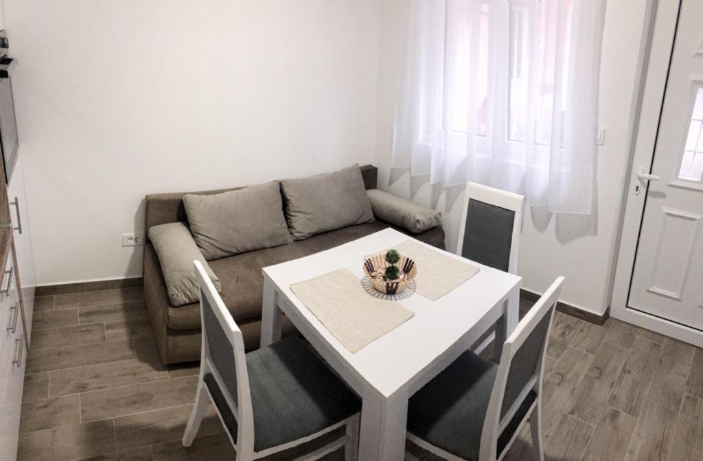 Apartmani Cupara Tivat Exteriör bild