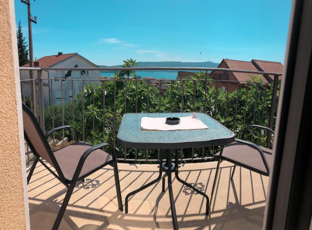 Apartmani Cupara Tivat Exteriör bild