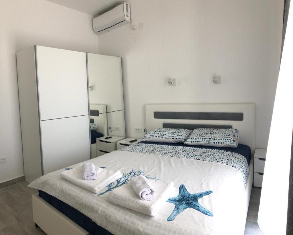 Apartmani Cupara Tivat Exteriör bild